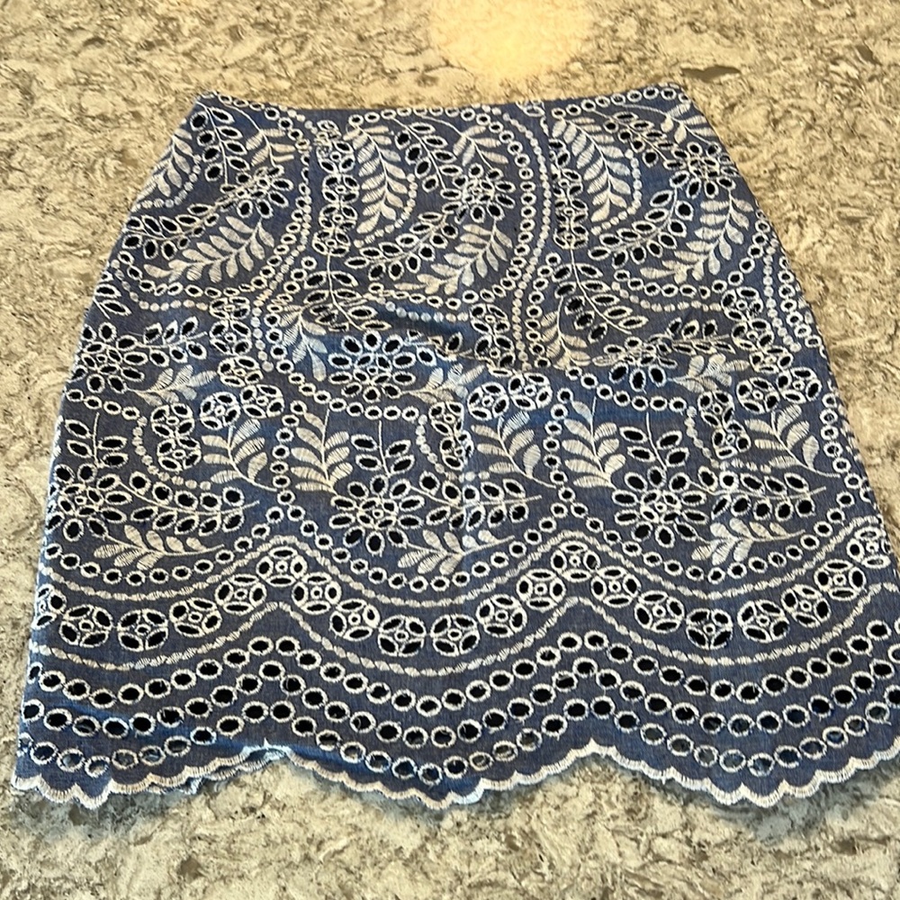 Loft 00P high waisted eyelet and stitched designed skirt